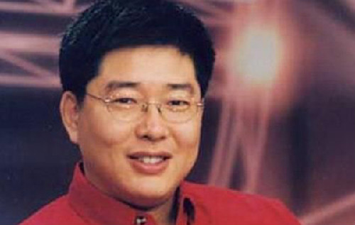北京时间8月6日早上消息，据知情人独家对凤凰体育透露，央视著名足球解说员刘建宏将正式离职，结束在央视的18年生涯，并在某网站担任重要职务。对于凤凰体育记者的求证，刘建宏回应：“只能说，事业上，我最近会有一个大的变化。具体是什么形式的变化，现在还不好说。我会用一段时间来考虑这个问题，一旦有确切的消息，我会跟大家说。”