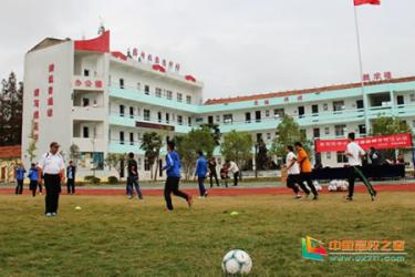 江汉大学统一战线专家团队对口培训蔡甸区中小学足球教师