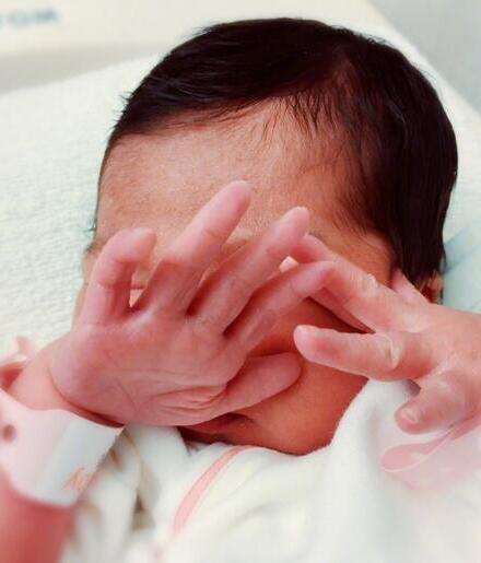 贾静雯第3胎女儿正面照片 为什么取名叫小Bo妞