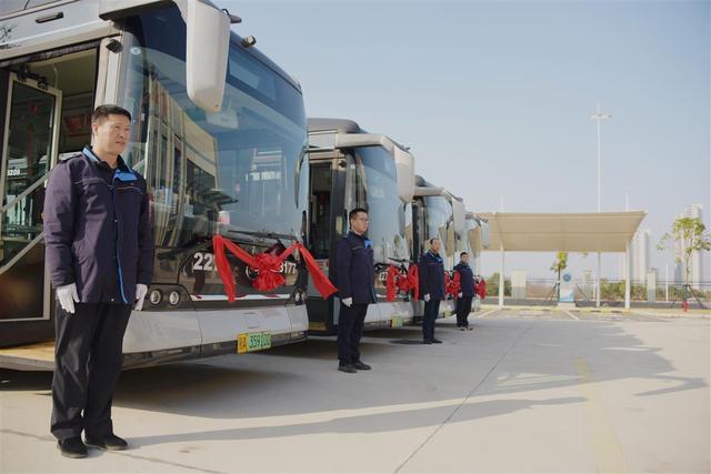 武汉市蔡甸张湾城市公交首末站正式启用，4条公交线路优化调整！